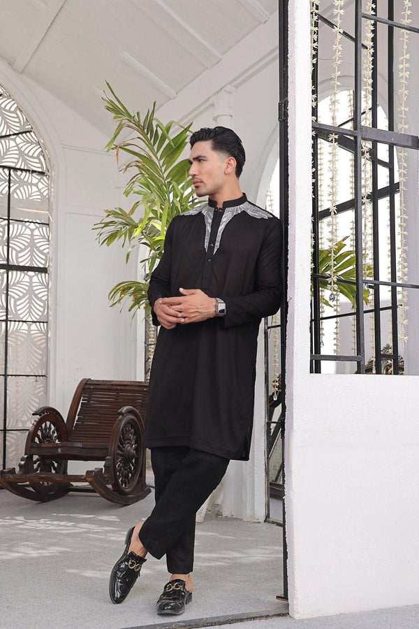 Embroidered Black Kurta and Pajama - ZB 1007 - Zeshan Bariwala