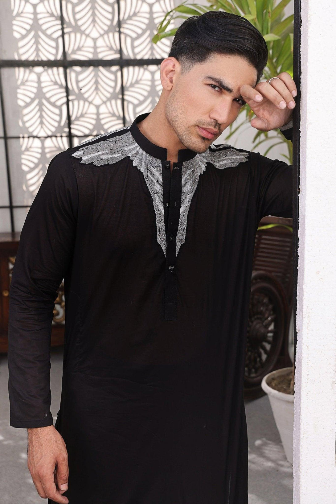 Embroidered Black Kurta and Pajama - ZB 1007 - Zeshan Bariwala