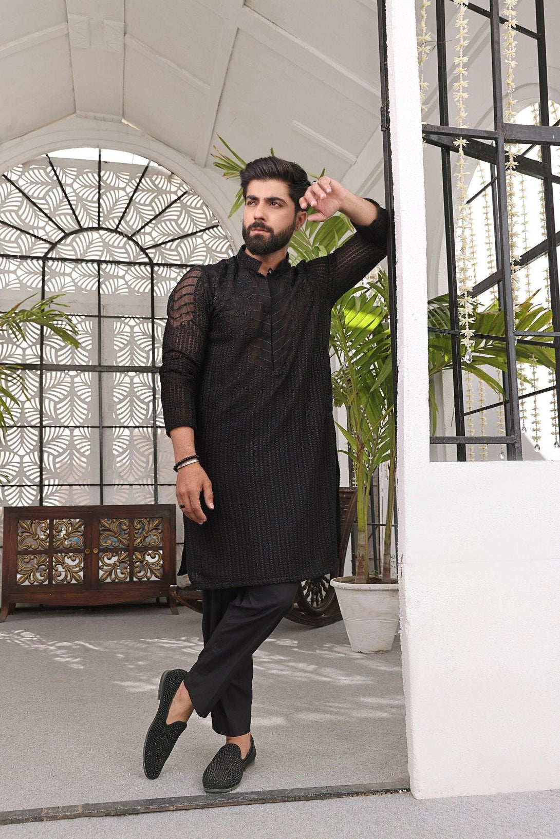 Embroidered Black Kurta and Pajama - ZB 1009 - Zeshan Bariwala
