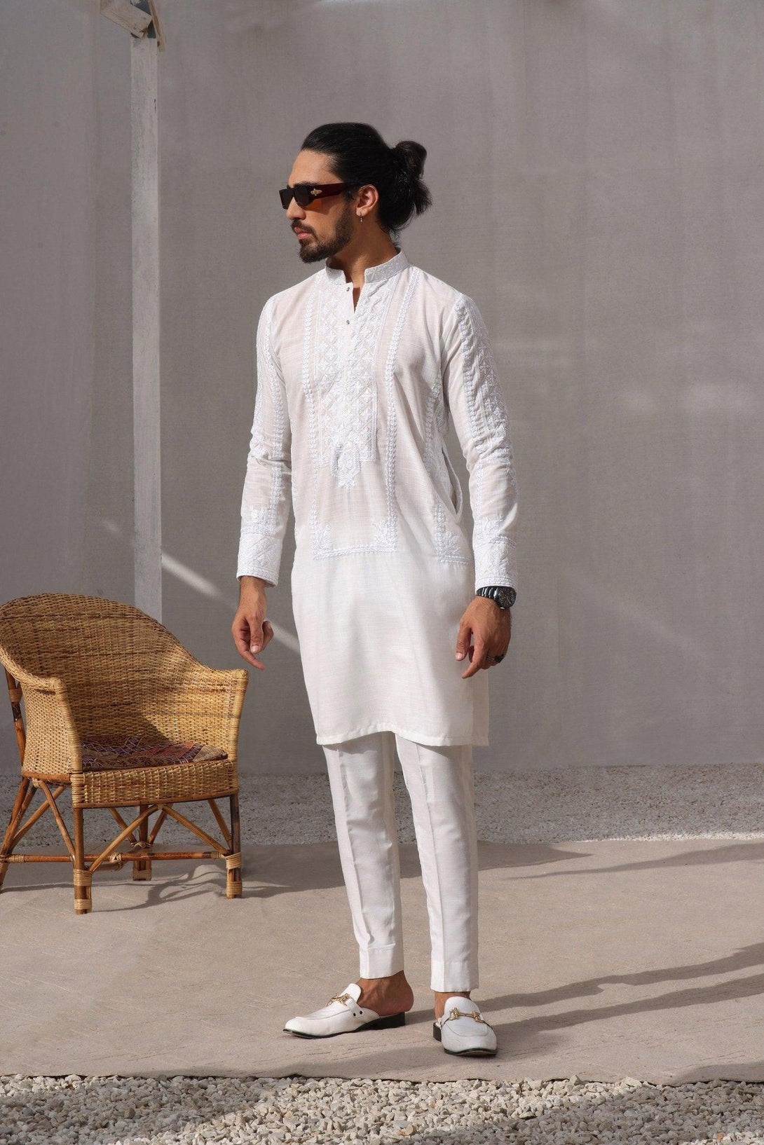 Embroidered White Kurta and Pajama - ZB 1025 - Zeshan Bariwala