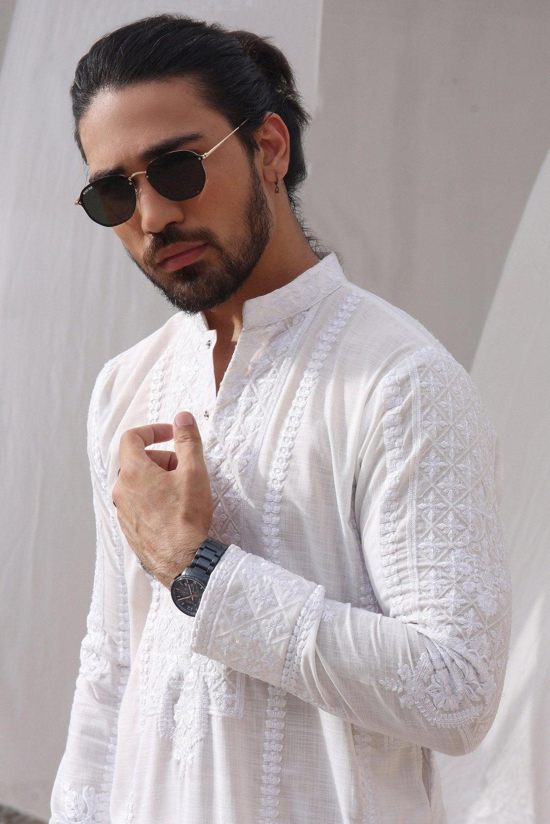Embroidered White Kurta and Pajama - ZB 1025 - Zeshan Bariwala