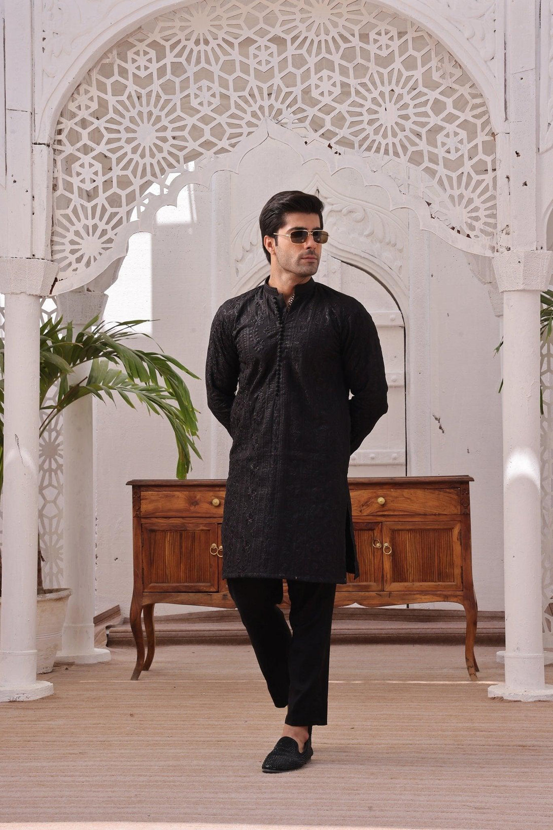 Embroidered Black Kurta and Pajama - ZB 1101 - Zeshan Bariwala