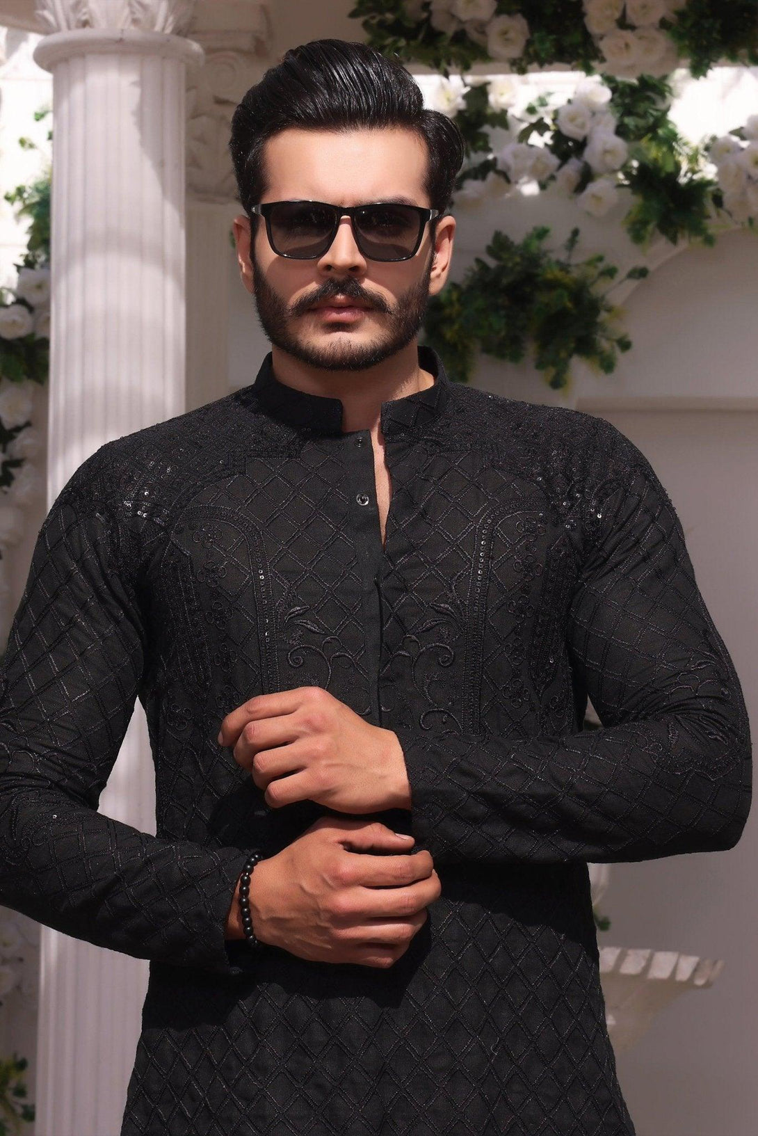 Embroidered Black Kurta and Pajama - ZB 1017 - Zeshan Bariwala