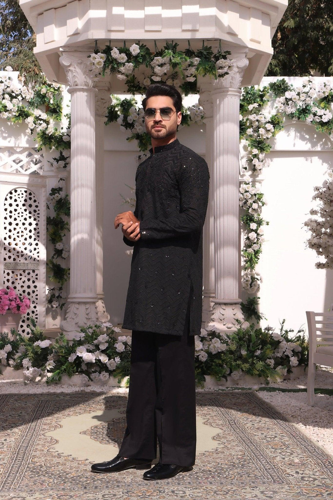 Embroidered Black Kurta and Pajama - ZB 1019 - Zeshan Bariwala