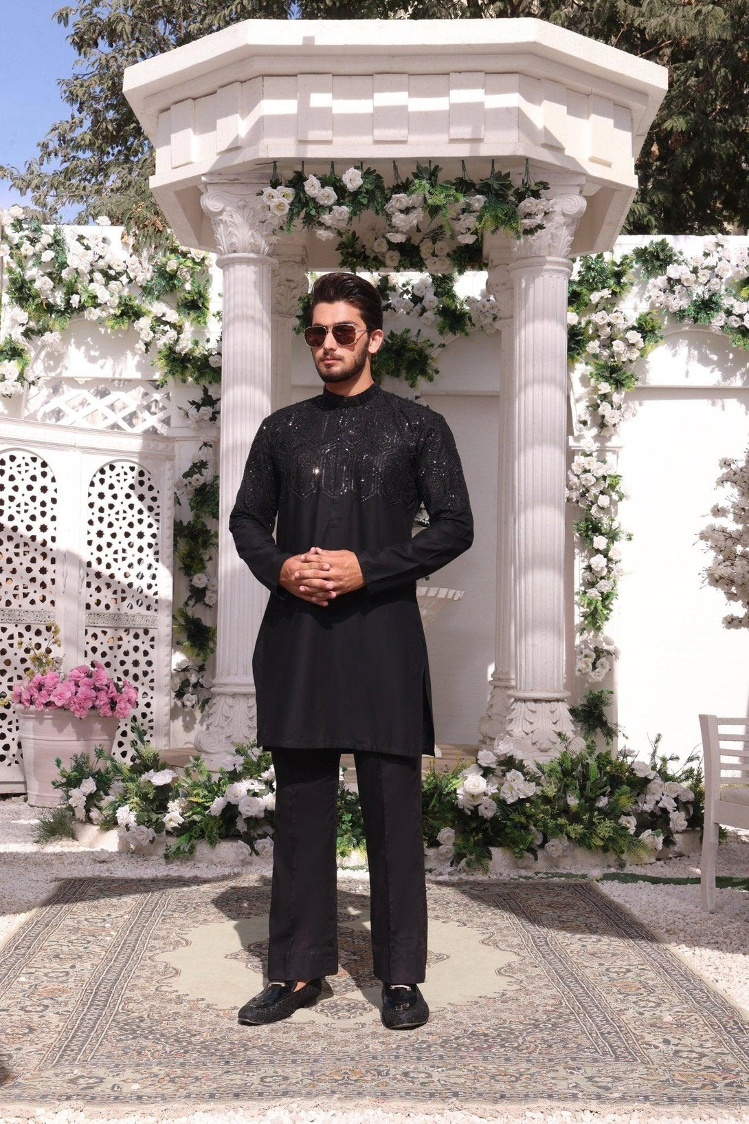 Embroidered Black Kurta and Pajama - ZB 1021 - Zeshan Bariwala