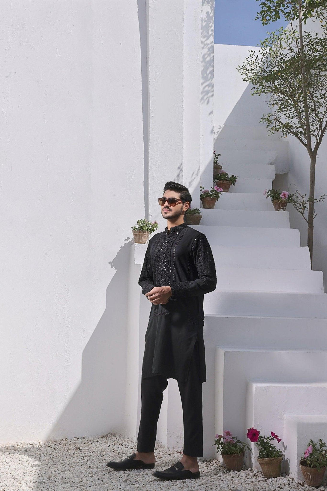 Embroidered Black Kurta and Pajama - ZB 1013 - Zeshan Bariwala