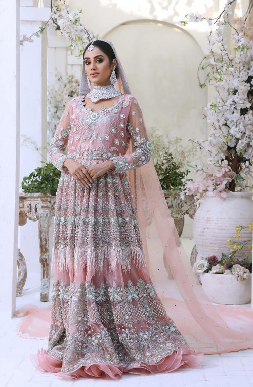 green emerald velvet dress Elegant Wedding Formals Pakistan: Women's Formal Wedding Dresses by Top  Pakistani Brands – Florent Pakistan